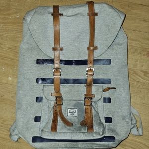 Herschel Little America™